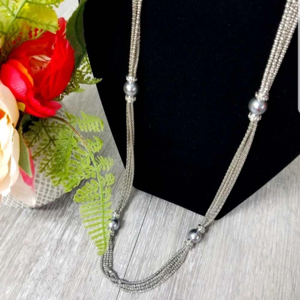 Beautiful gray pearl and bling necklace - Picture 9 of 10